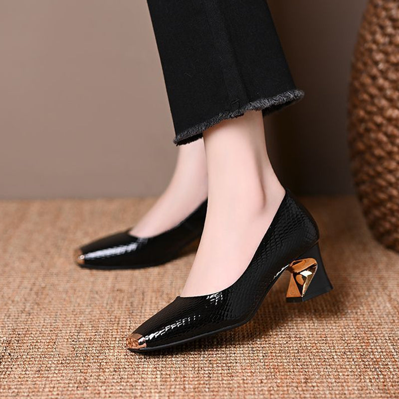👠 Escarpins à talons carrés en imitation peau de serpent pour femmes – Bout carré, détail métallique et confort optimal toute la journée ✨