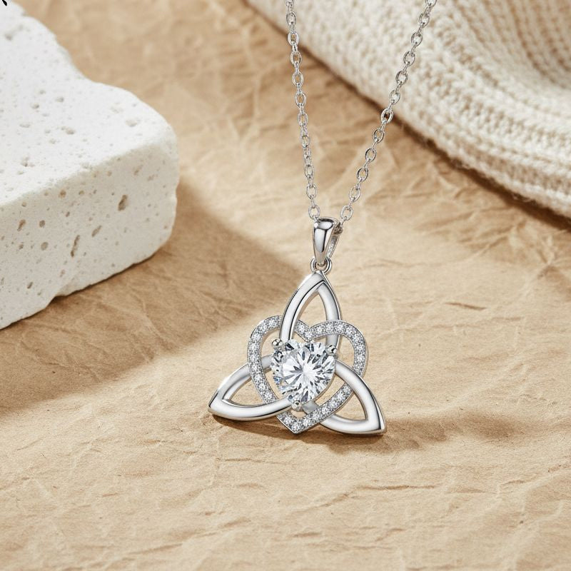 ⏳Spécial à durée limitée⏰Collier avec pendentif en forme de cœur et nœud celtique💎📿